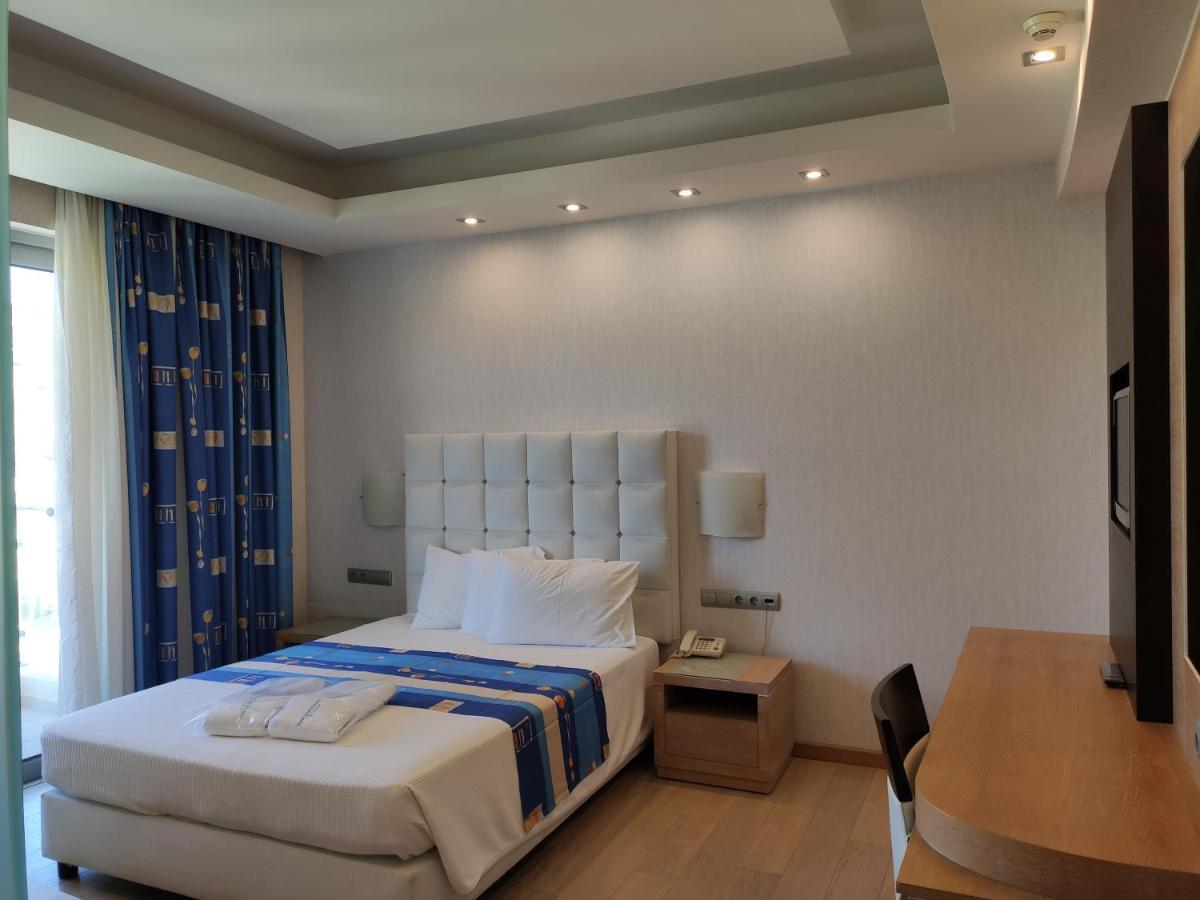 Konstantinos Palace Карпатос Екстериор снимка
