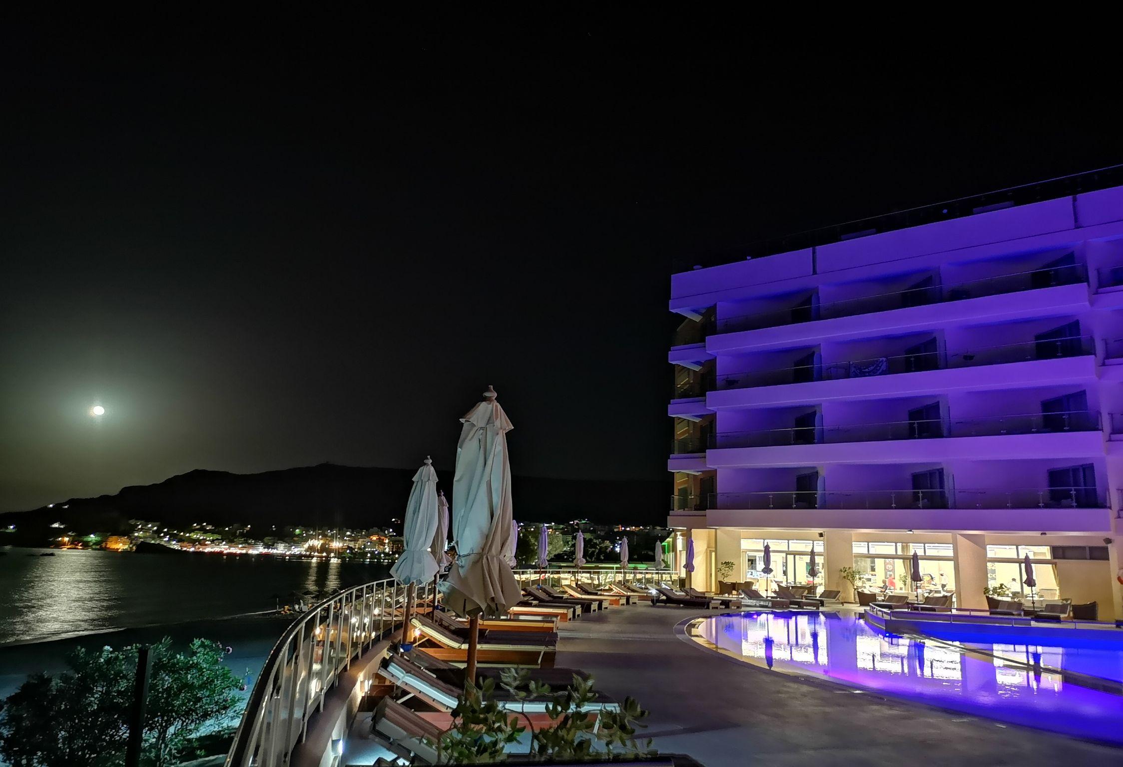 Konstantinos Palace Карпатос Екстериор снимка