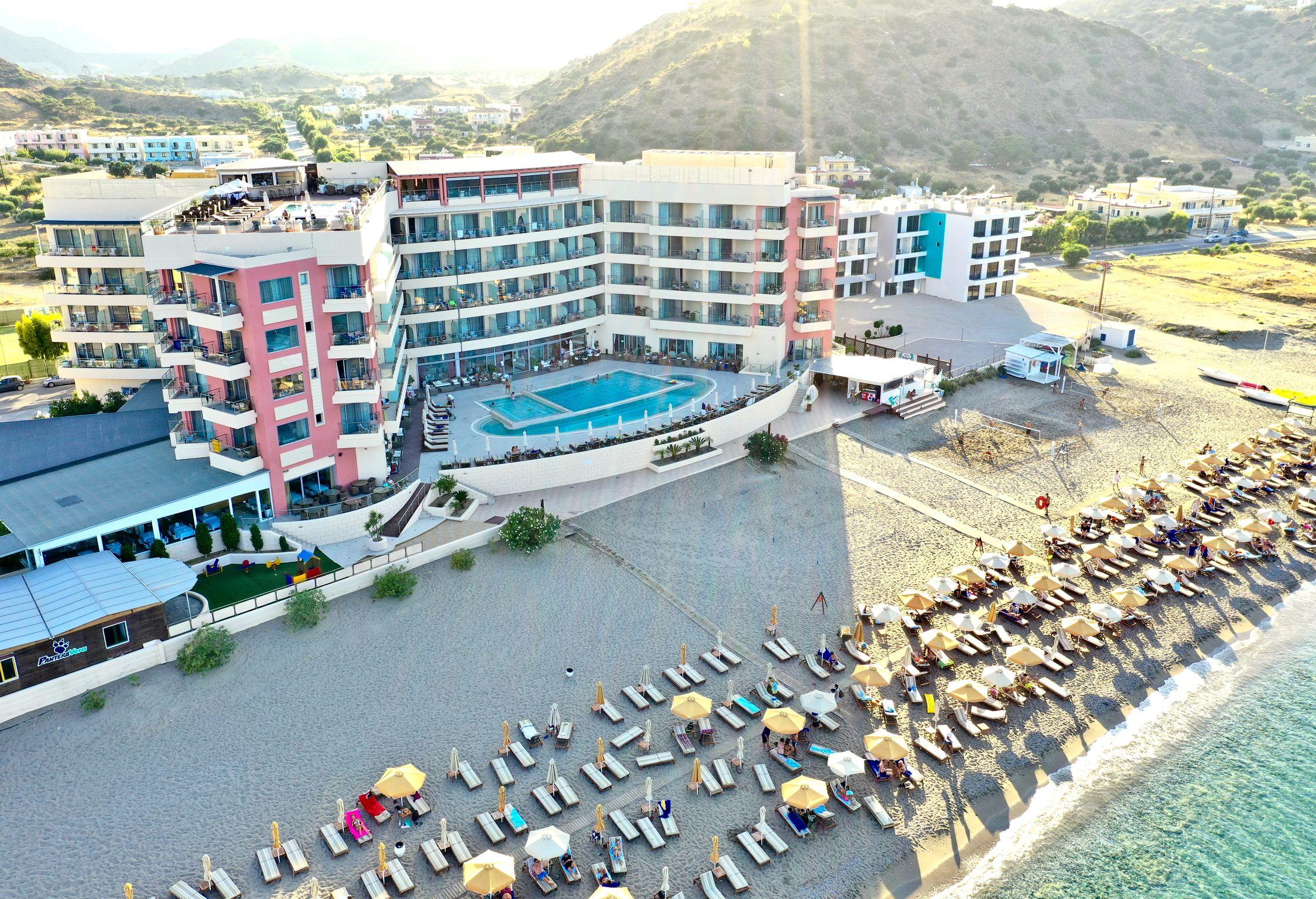 Konstantinos Palace Карпатос Екстериор снимка
